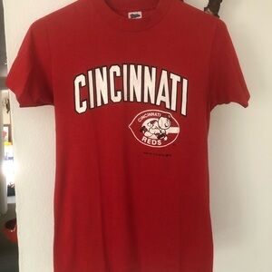 Vintage 1987 Cincinnati Reds Baseball Red Graphic T-Shirt